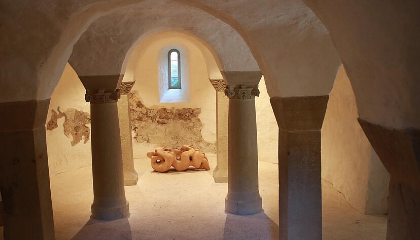 Die Krypta in Unterregenbach fasziniert mit ihrer mystischen Atmosphäre und gibt Historikern noch heute Rätsel auf. Foto: Barbara Griesinger Die Krypta in Unterregenbach fasziniert mit ihrer mystischen Atmosphäre und gibt Historikern noch heute Rätsel auf. Foto: Barbara Griesinger
