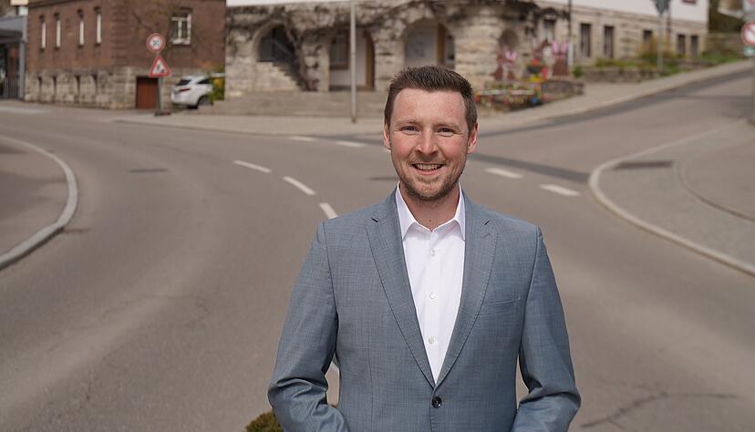 Der Lehrer am Gerabronner Gymnasium und ehemalige MdB Kevin Leiser kandidiert f&uuml;r den B&uuml;rgermeisterposten in Gerabronn.
