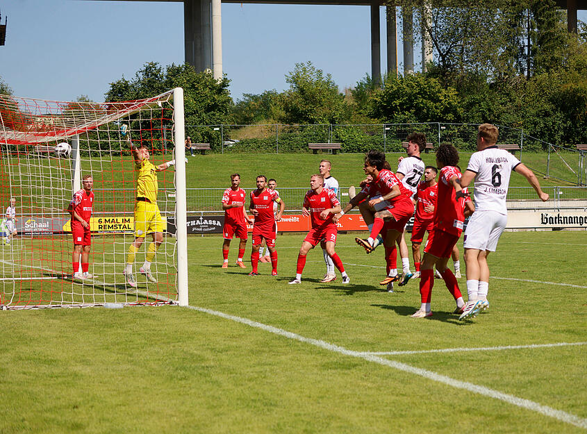 Fu&szlig;ball-Oberliga  FSV Hollenbach - TSG Backnang