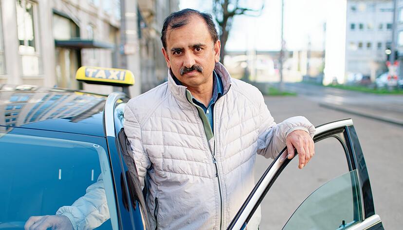 Der Mannheimer Taxifahrer Muhammad A. erh&auml;lt die Rettungsmedaille des Landes, nachdem er am Rosenmontag 2025 einen Amokfahrer in der Mannheimer Innenstadt stoppte. (Archivbild)