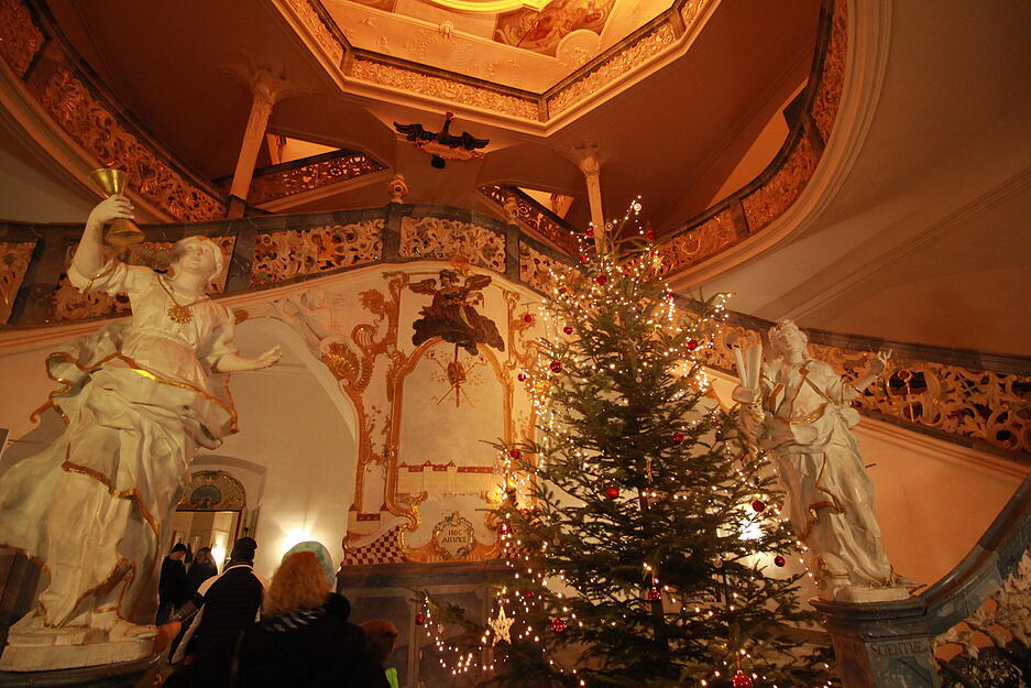 Weihnachtsmarkt im Kloster Schöntal besticht mit seiner Atmosphäre