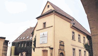 Neuer Besitzer gesucht: Im Sulzfelder Rentamt wurden bis zum Herbst die Trauben der Weingüter Burg Ravensburg und Heitlinger verarbeitet.Fotos: Peter Boxheimer