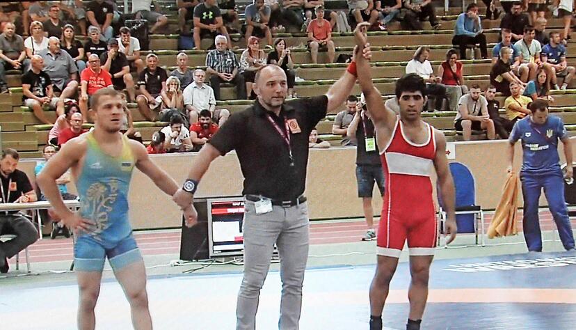 Der Iraner Abdolmohammad Papi (rechts), Neuzugang der Red Devils Heilbronn, zeigt in Dortmund sein Klasse und siegt im Limit bis 63 Kilo.
Foto: Alexander Bertok
