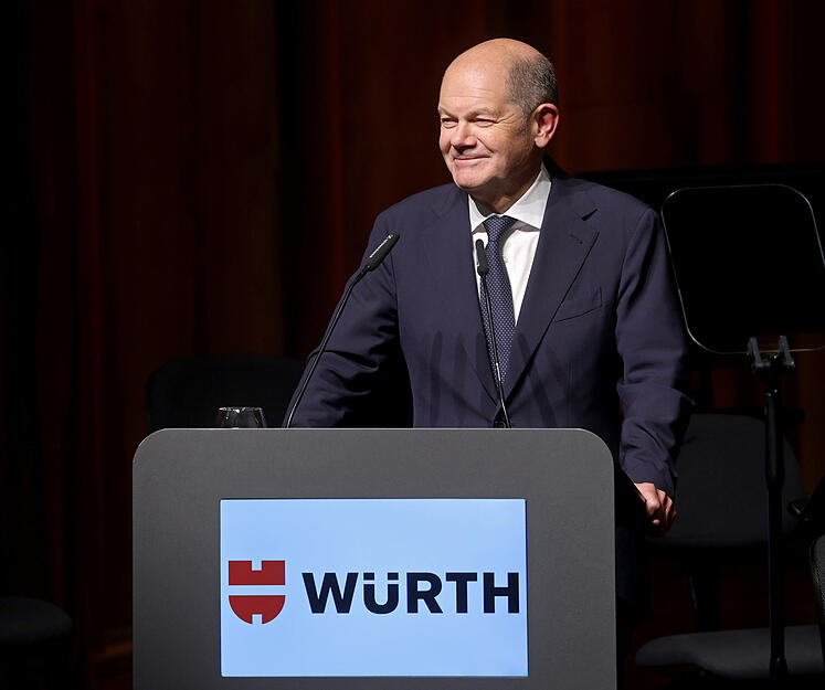 Die Festrede auf den 89-jährigen Reinhold Würth hielt Bundeskanzler Olaf Scholz (SPD)