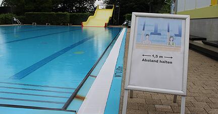 In Neckarsulm hat nur das Ernst-Freyer-Freibad f&uuml;r die Besucher ge&ouml;ffnet. Das Aquatoll bleibt f&uuml;r Badeg&auml;ste erst einmal geschlossen, nur die Profi-Schwimmer d&uuml;rfen trainieren.
Foto: Katharina M&uuml;ller
