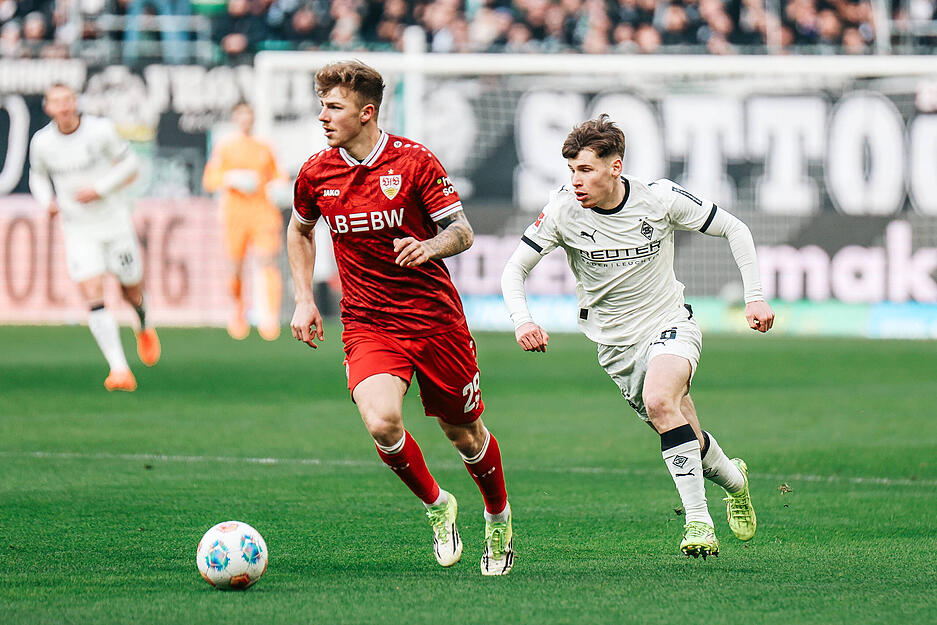 Finn Jeltsch: Weniger offensive L&auml;ufe als noch gegen die AS Rom, aber in der Verteidung mit einer soliden Leistung. Note: 3