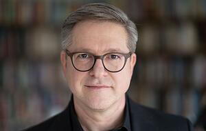 Frank Brettschneider, Inhaber des Lehrstuhls für Kommunikationswissenschaft an der Universität Hohenheim. Frank Brettschneider, Inhaber des Lehrstuhls für Kommunikationswissenschaft an der Universität Hohenheim.