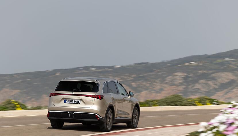 Forscher voran: In rund f&uuml;nf Sekunden spurtet der MGS6 EV von null auf Tempo 100 und erreicht maximal 200 km/h.