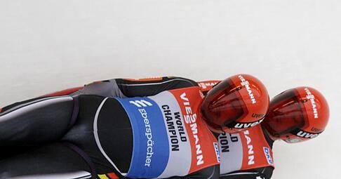 Tobias Wendl und Tobias Arlt gewannen den Weltcup im lettischen Sigulda. Foto: Sergei Chirikov