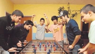 Interne Meisterschaft: Meist umlagert ist der Tischkicker.