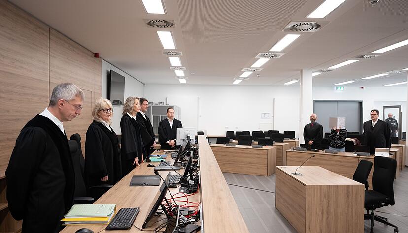 Der Prozess am OLG Dresden richtet sich gegen eine mutma&szlig;liche Vertraute und Unterst&uuml;tzerin des rechten Terrortrios NSU.