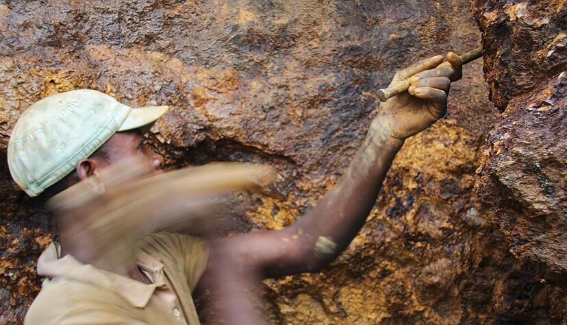 Der Preis f&uuml;r den Rohstoff Coltan ist hoch.