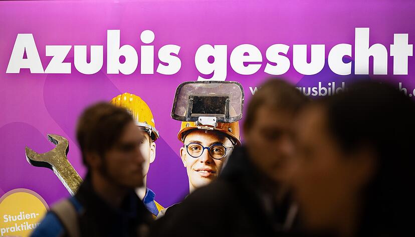 Schule-Wirtschaft: Der Zusammenschluss bringt Akteure aus Schule und Wirtschaft zusammen, die in der &Uuml;bergangsphase f&uuml;r die Jugendlichen da sind.