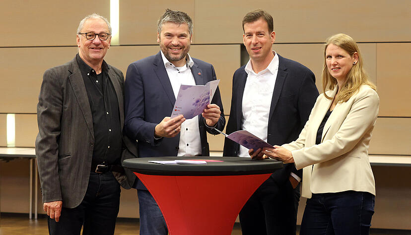 Präsentierten am Donnerstag das Programm: Intendant Axel Vornam, Kenan Bromann (Science Dome), Experimenta-Geschäftsführer Nico Wiest, Kuratorin Mirjam Meuser (von links).