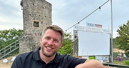 Am Samstag begann der Aufbau für das Kino-Open-Air in den Forchtenberger Ruinen. Sebastian Lechner, 1. Vorstand des Vereins Fokus, spricht im Interview über die Organisation und die Auswahl der Filme.
Foto: privat