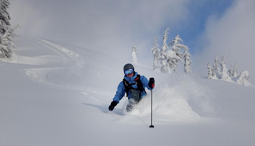 Die Abfahrt ohne Helm kann in Italien teuer werden. (Archivbild) Die Abfahrt ohne Helm kann in Italien teuer werden. (Archivbild)