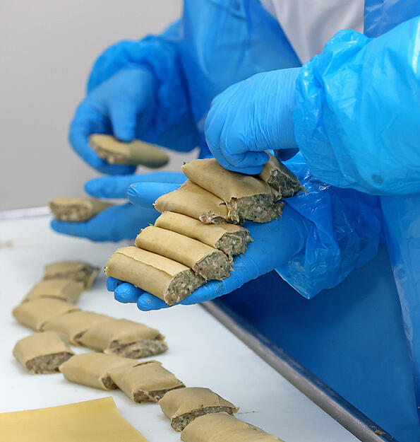 Maultaschenproduktion bei der Metzgerei Nothwang in Bad Friedrichshall