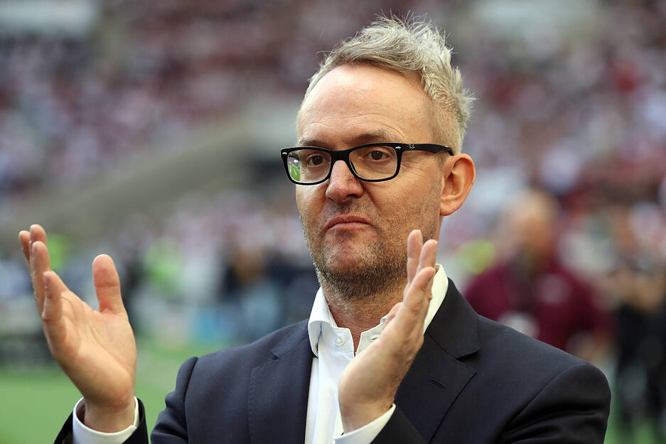 Mit dem VfB Stuttgart erlebte Wehrle in seiner Zeit unter anderem den Fast-Abstieg sowie die Vizemeisterschaft.
