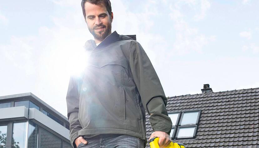 Akku statt Kabel: Kärcher will viele seiner Produkte mit einer einheitlichen Energieversorgung ausstatten.
Foto: Kärcher Akku statt Kabel: Kärcher will viele seiner Produkte mit einer einheitlichen Energieversorgung ausstatten.
Foto: Kärcher