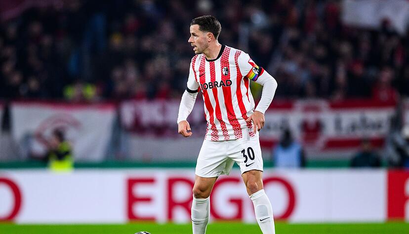 Fokus auf den Fußball: Um sich intensiv mit Themen abseits des Platzes zu befassen, fehlt Christian Günter die Zeit. Fokus auf den Fußball: Um sich intensiv mit Themen abseits des Platzes zu befassen, fehlt Christian Günter die Zeit.