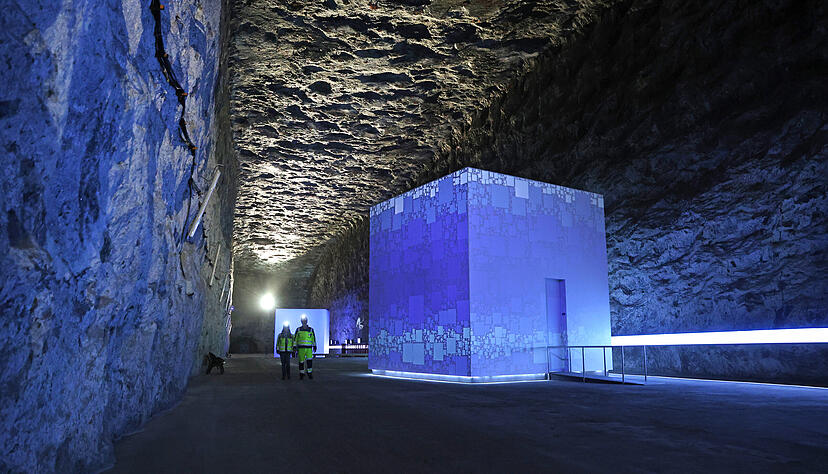 Im Besucherbergwerk sorgen Lichteffekte für eine besondere Atmosphäre. Die Ausstellung ist noch bis 3. Oktober zu sehen.