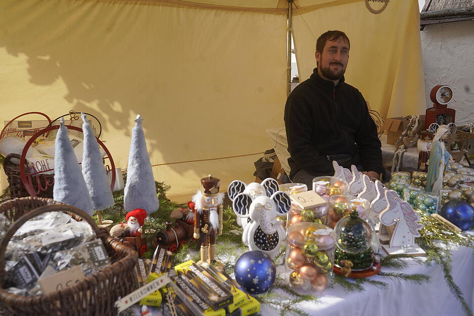 Gut gefüllt sind die Stände bei der Krautheimer Herbstmesse am Samstag.