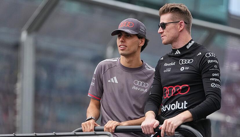 Nico Hülkenberg (r) scheidet aus, Gabriel Bortoleto holt Punkte. Nico Hülkenberg (r) scheidet aus, Gabriel Bortoleto holt Punkte.