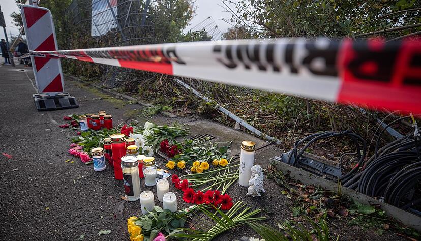 Nach dem Unfall mit drei Toten hat die Staatsanwaltschaft Anklage gegen einen Mann erhoben. (Archivbild)