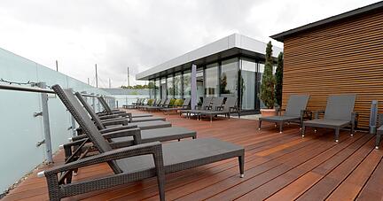 Tristesse auf den D&auml;chern des Heilbronner Soleo. Die beliebte Saunalandschaft wird aus Energiespargr&uuml;nden auch in den kommenden Monaten geschlossen blieben.
Foto: Archiv/Berger