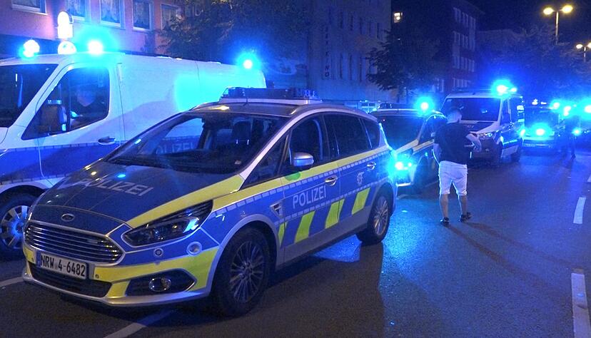 Im Laufe des Freitagabends (14. Juli) geriet eine M&auml;nnergruppe vor einem Club in Heilbronn in Streit.