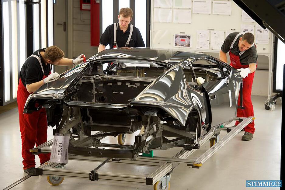 Audi AG in Heilbronn am 10.06.2014: Karosseriefertigung f&uuml;r Lamborghini.