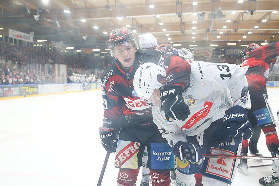 Doch davon lassen sich die Heilbronner Falken nicht beeindrucken – und legen nach. Doch davon lassen sich die Heilbronner Falken nicht beeindrucken – und legen nach.