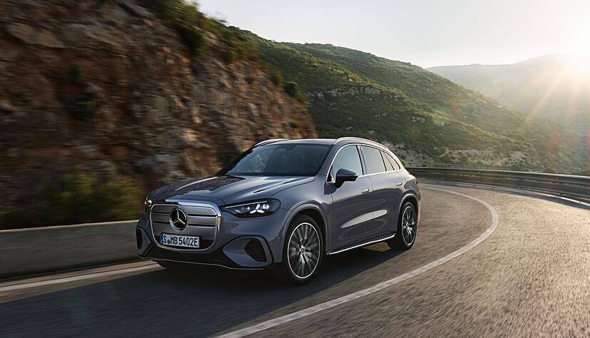 Mit Chromschild am Bug und Akku-Antrieb: Der neue Mercedes GLC wird auf der IAA in München präsentiert.