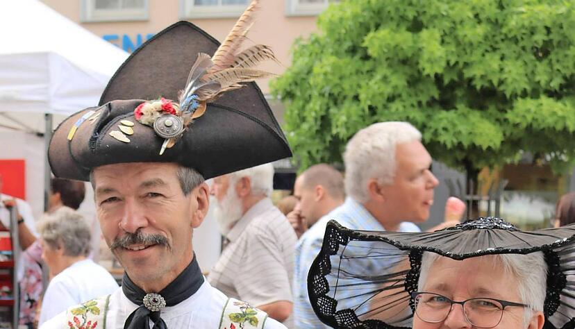 Nach dem Regen kam bei Hermann und Ute Simpfendörfer das Lachen zurück. Nach dem Regen kam bei Hermann und Ute Simpfendörfer das Lachen zurück.