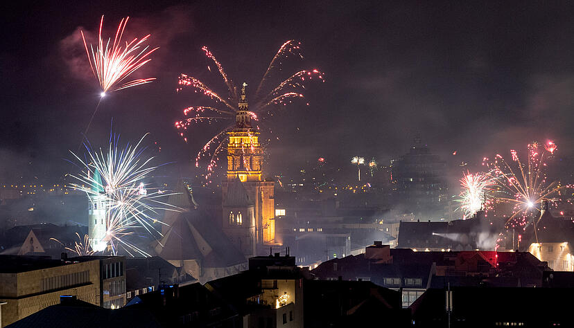 Silvester in Heilbronn: W&auml;hrend Raketen weiterhin erlaubt sind, bleiben reine Knallk&ouml;rper in diesem Jahr im Gro&szlig;teil der Stadt verboten.