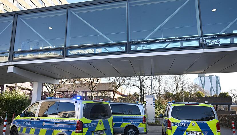 Polizist schießt Mann in Düsseldorfer Uni-Klinik nieder: Wegen Betrugsfall in der Klinik Polizist schießt Mann in Düsseldorfer Uni-Klinik nieder: Wegen Betrugsfall in der Klinik