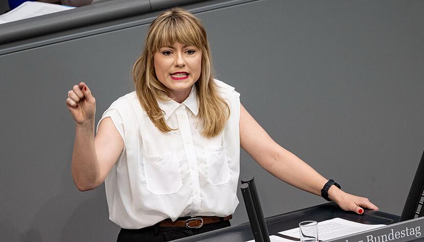 Clara B&uuml;nger (Linke) h&auml;lt es f&uuml;r falsch, dass der Familiennachzug zu subsidi&auml;r Schutzberechtigten ausgesetzt ist. (Archivfoto)