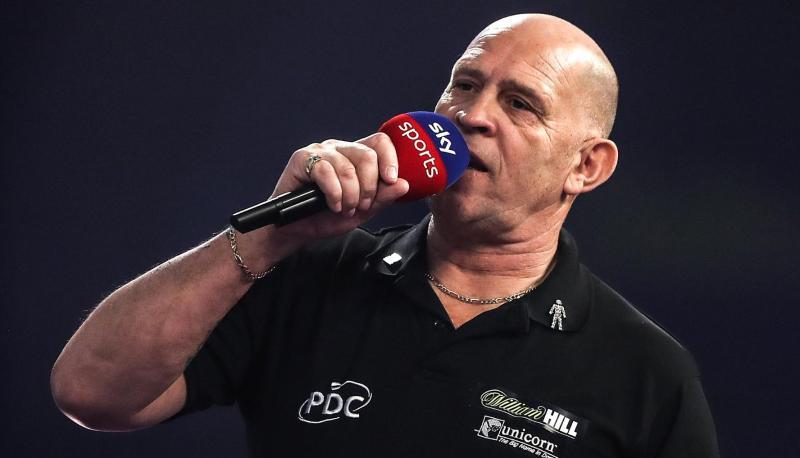 Die Stimme des Darts-Sports: Caller Russ Bray.