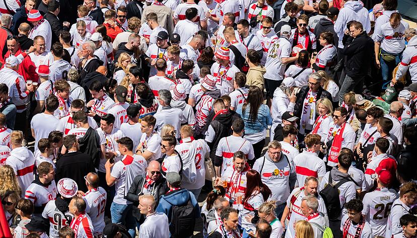 Die Fans stimmten sich schon Stunden zuvor auf das Endspiel ein.