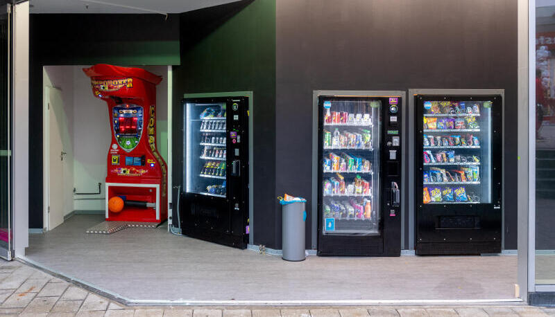 Sportliche Preise: Der Automatenshop im Wollhaus. Auch ein Boxautomat steht zur Verfügung. Sportliche Preise: Der Automatenshop im Wollhaus. Auch ein Boxautomat steht zur Verfügung.