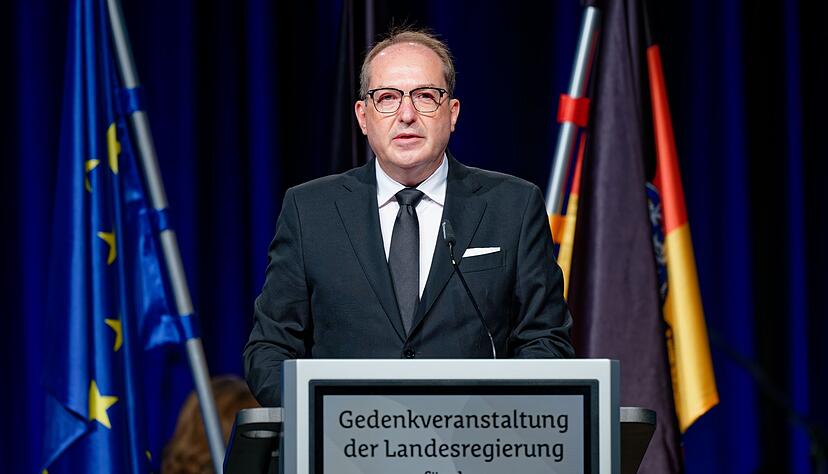 Bundesinnenminister Alexander Dobrindt sprach von einer schrecklichen Tat. Bundesinnenminister Alexander Dobrindt sprach von einer schrecklichen Tat.
