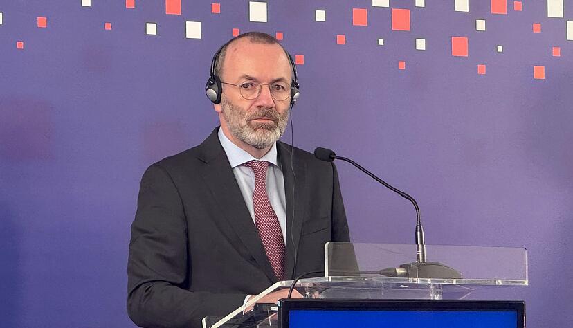 EVP-Chef Weber äußert sich beim Spitzentreffen in Zagreb zu einem sechs Jahre alten Vorschlag aus Frankreich, der jetzt aktueller ist denn je. EVP-Chef Weber äußert sich beim Spitzentreffen in Zagreb zu einem sechs Jahre alten Vorschlag aus Frankreich, der jetzt aktueller ist denn je.