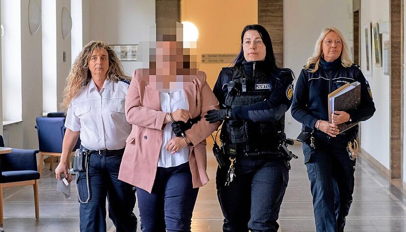 "Ich war &uuml;berfordert", sagt die Angeklagte im Babymord-Prozess vor dem Heilbronner Landgericht.