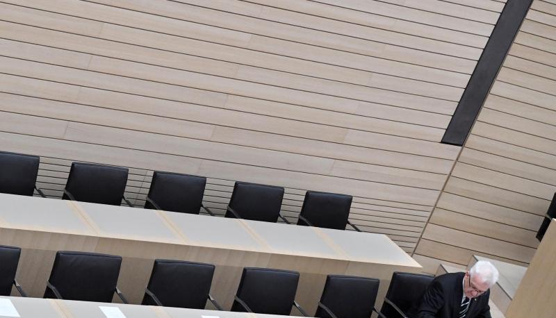 Zu den fehlenden sechs Stimmen meinte der Regierungschef: «Dass bei so einer großen Koalition nicht immer alle dabei sind, ist nichts Neues.» Foto: Marijan Murat