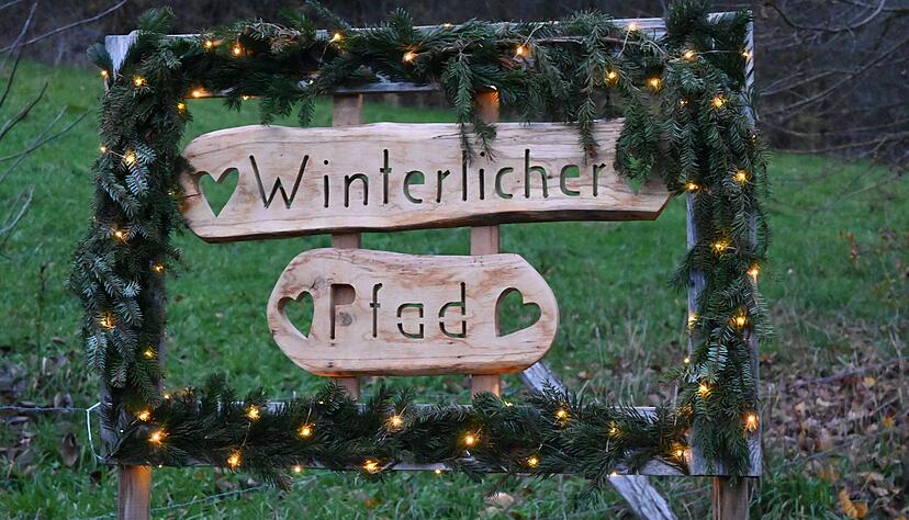 Auf dem Kreaktiv-Pfad in Wei&szlig;bach l&auml;sst sich noch ein bisschen Weihnachtsflair aufsaugen.
