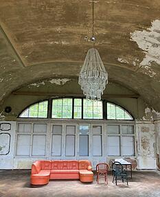 Langsam verblassende Pracht: Der Speisesaal im früheren Sanatorium Schwarzeck in Bad Blankenburg. Langsam verblassende Pracht: Der Speisesaal im früheren Sanatorium Schwarzeck in Bad Blankenburg.