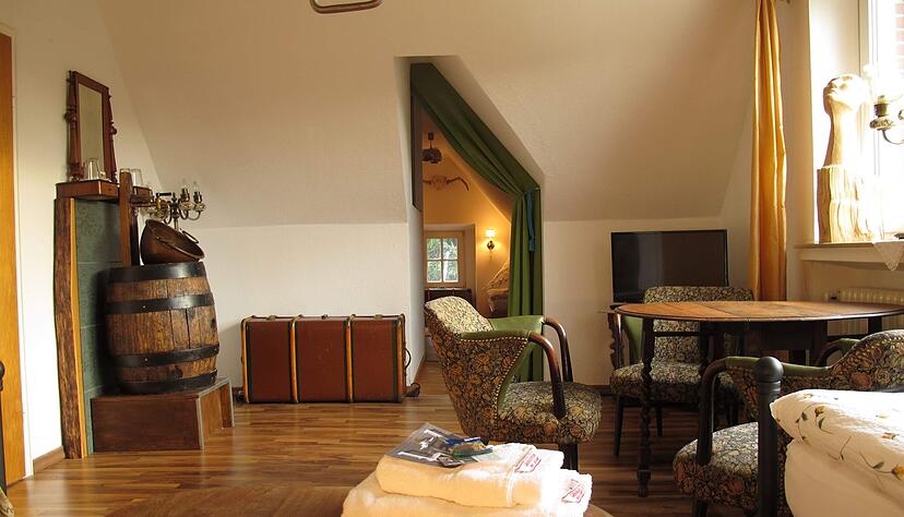 In der Pilger-Suite in Greven fließt Wasser aus dem Zapfhahn. In der Pilger-Suite in Greven fließt Wasser aus dem Zapfhahn.