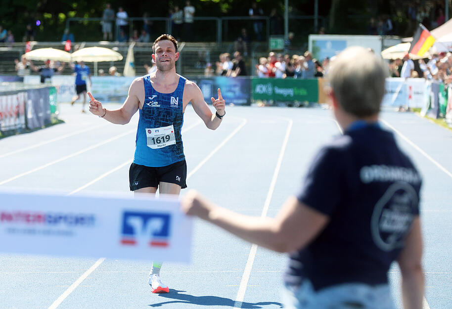 Moritz Bickel von der Sportunion Neckarsulm (SUN) gewann den Trollinger-Halbmarathon in Heilbronn. Moritz Bickel von der Sportunion Neckarsulm (SUN) gewann den Trollinger-Halbmarathon in Heilbronn.