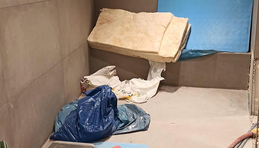 Der ehemalige Zugang zu den Duschen ist kein einladender Anblick.