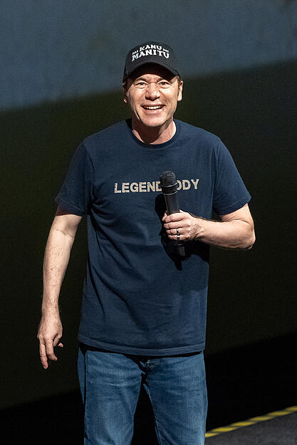 24 Jahre nach "Der Schuh des Manitu" hat Michael Bully Herbig die Fortsetzung produziert. Er selbst spielt eine der Hauptrollen in der Western-Kom&ouml;die.